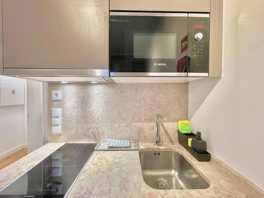 Vila Rosario 3 Studios With Patio By Homeful Homes 리스본 외부 사진