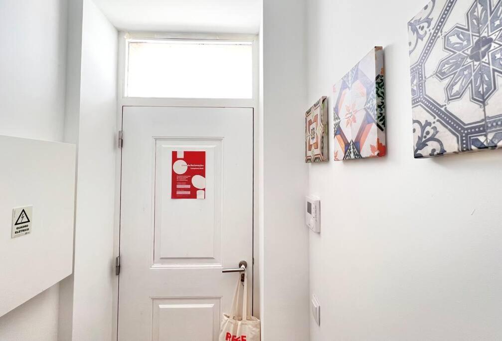 Vila Rosario 3 Studios With Patio By Homeful Homes 리스본 외부 사진